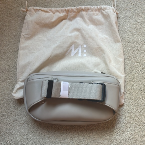 Monos Metro Sling Bag - Ivory Crossbody. (NWOT) - Picture 3 of 3